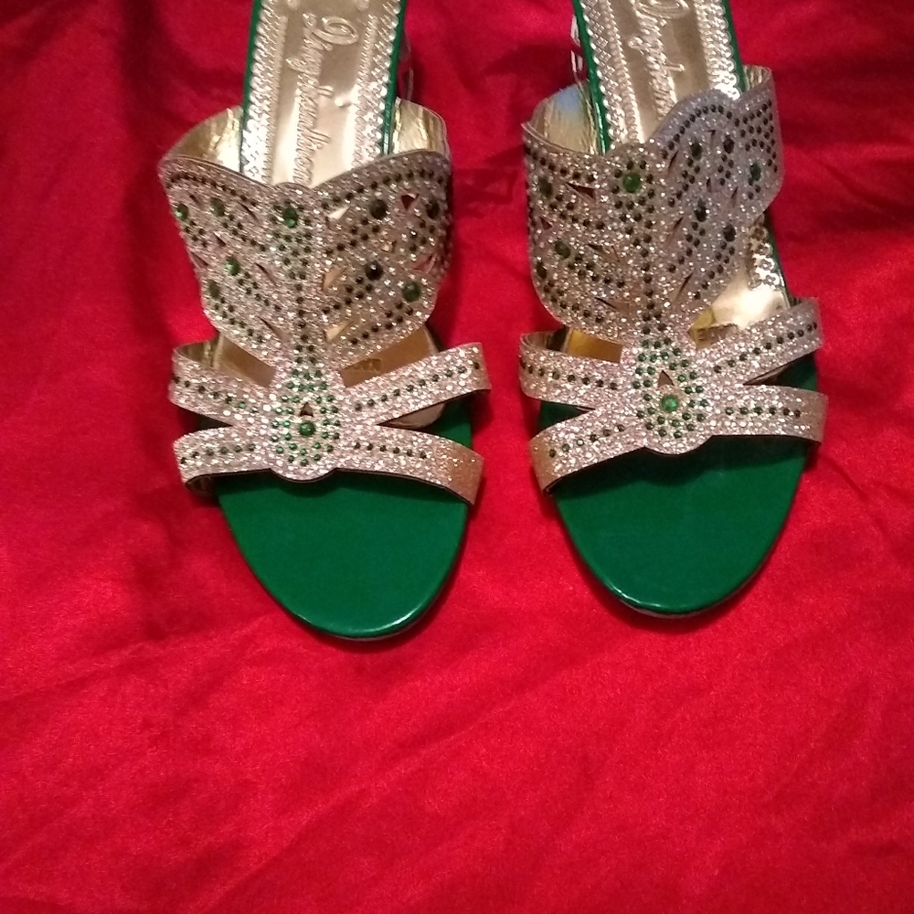 Shoes - Picture 2 of 4